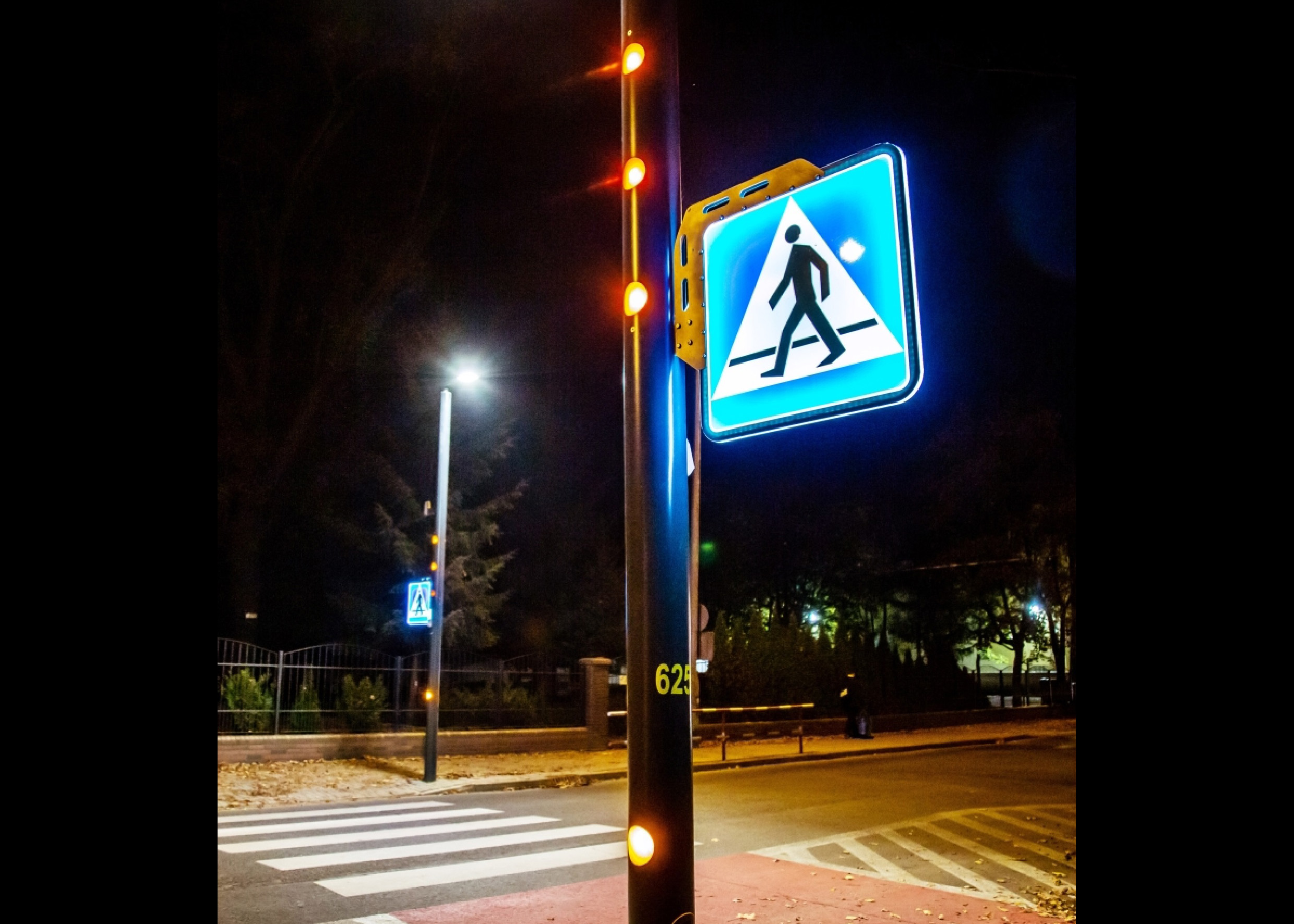 Ilustracja do informacji: Nowe bezpieczne przejście dla pieszych zostało otwarte w Sępopolu przy ul. Prusa